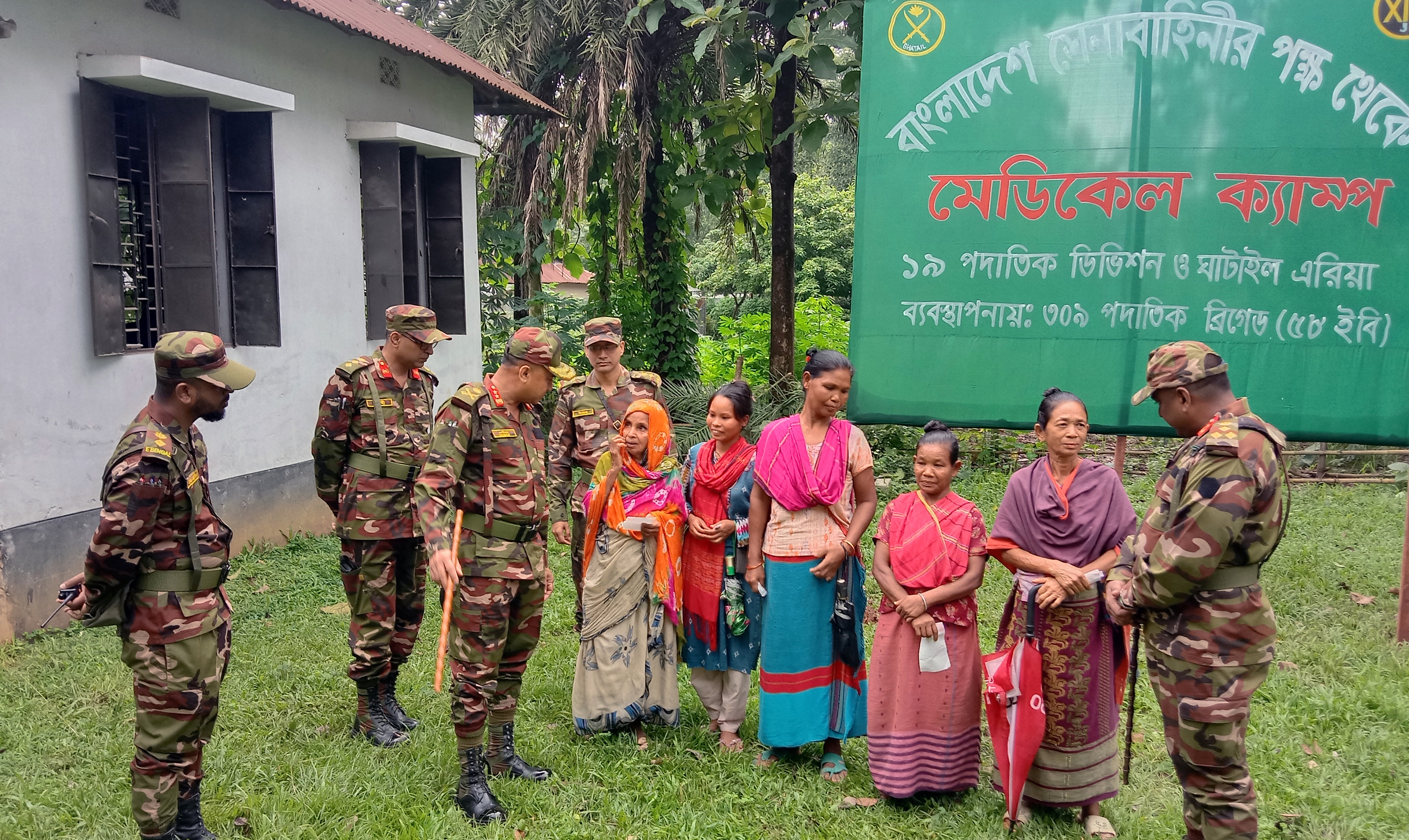 টাঙ্গাইলে সেনাবাহিনীর মেডিকেল ক্যাম্প অনুষ্ঠিত