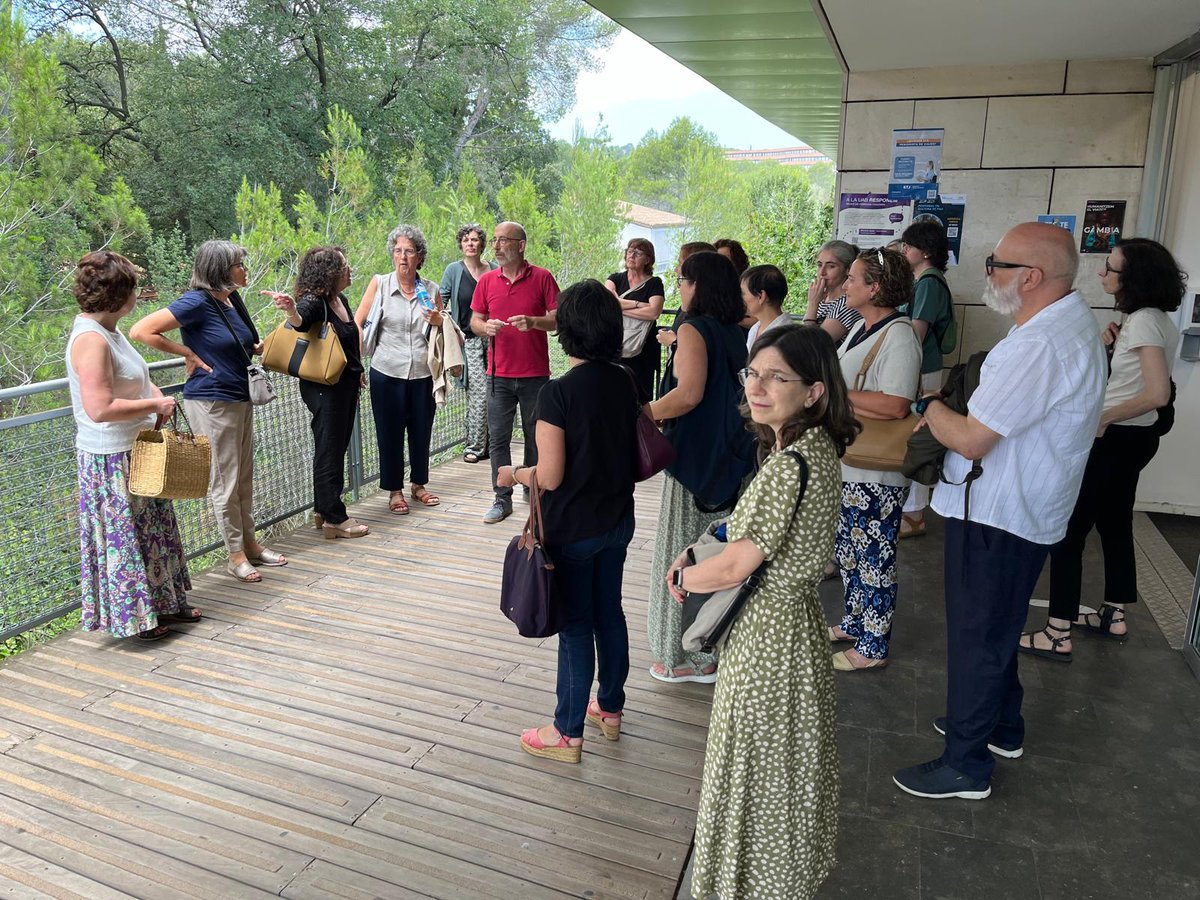 bibliotequesUAB's tweet photo. Aquest matí un grup de professionals de les biblioteques de les institucions del @CSUC_info han visitat els nostres espais d'innovació: la Sala de Revistes de @BHumanitatsUAB i el #ComtecUAB de la @bchgUAB.
Moltes gràcies per la vostra visita i el vostre interès!
📷Marta Civil https://t.co/g0bAKMya8t