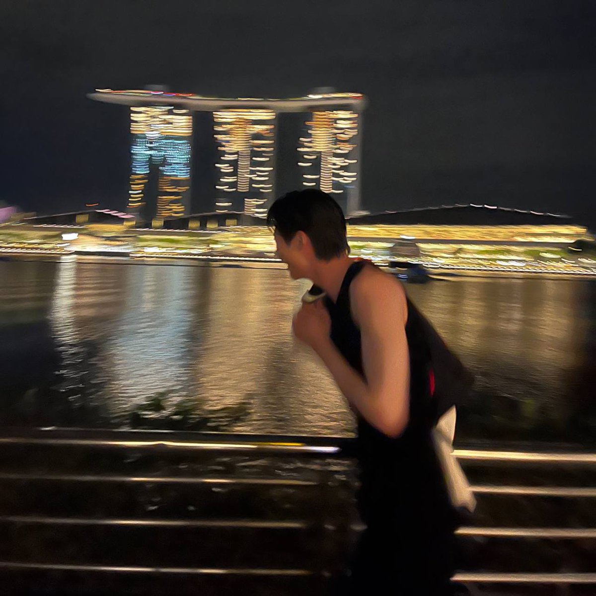 wooseokfiles's tweet photo. #ByeonWooSeok at Merlion Park https://t.co/xsGRCNLhkB