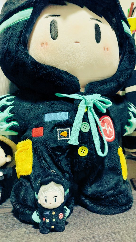 atattaya's tweet photo. ชุดเสือดำมาแย้วค้าบบบ พอได้มายืนเทียบกับพี่แล้ว... เป็นเจ้าจิ๋วๆจริงๆ😅 @StorePrejeen  #ตุ๊กตาป๋อจ้าน #รีวิวprejeen https://t.co/bjJNsMy9f5