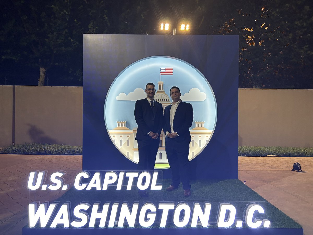 tombromly's tweet photo. Very fun evening at the USA 🇺🇸 Embassy in Beijing to celebrate Independence Day 🥂 🎉 https://t.co/aCGWVAuSFx