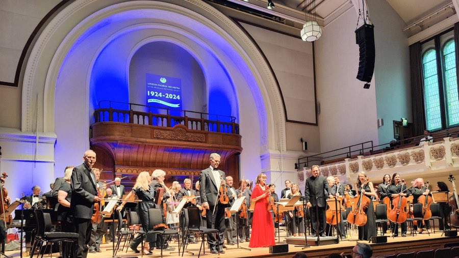 fhvln's tweet photo. Thank you @LevParikian @PhoenixOrch @StuartHancock1 @JamesWidden &amp; @NeilKBrand for a really wonderful night @cadoganhall!
It’s been a joy learning Stuart’s fabulous concerto &amp; performing it with you all! Congrats everyone &amp; happy 100th!
Also thanks to the gorgeous audience! ❤️❤️ https://t.co/k0zpX545nV