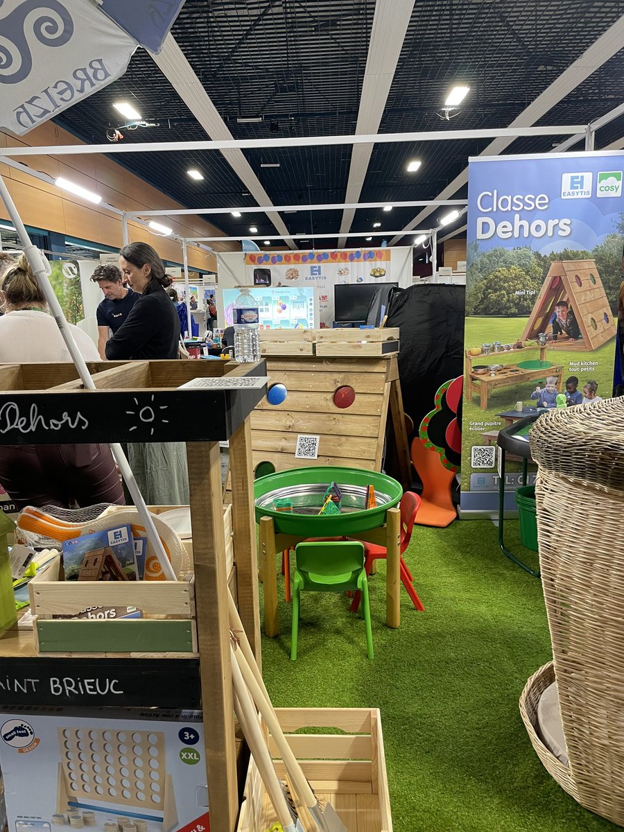 Emmanuelle tweet media