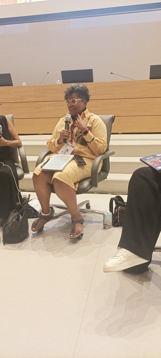 <a href="/crystalsimeoni/">ıuoəɯıs lɐʇsʎɹɔ</a> of <a href="/NawiAfrica/">Afrifem Macroeconomics Collective</a> reflecting on uprisings in Kenya against IMF-backed tax policies as symptomatic of growth-centric economies that serve capital rather than people #IAFFE2024 #BeyondGDP #FeministEconomies
<a href="/oxfamgbpolicy/">Policy & Practice</a> <a href="/Oxfam/">Oxfam International</a>