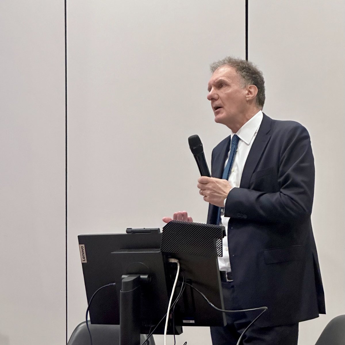 asstel_it's tweet photo. “Serve un’alleanza tra Istituzioni, Associazioni, imprese e sistema educativo per formare una nuova generazione di ingegneri delle #tlc”. #Asstel con Marco Rendina presente oggi al Plenary Dissemination Workshop “How will the future look like?” organizzato da @Fond_RESTART. https://t.co/1BEPOhlPev