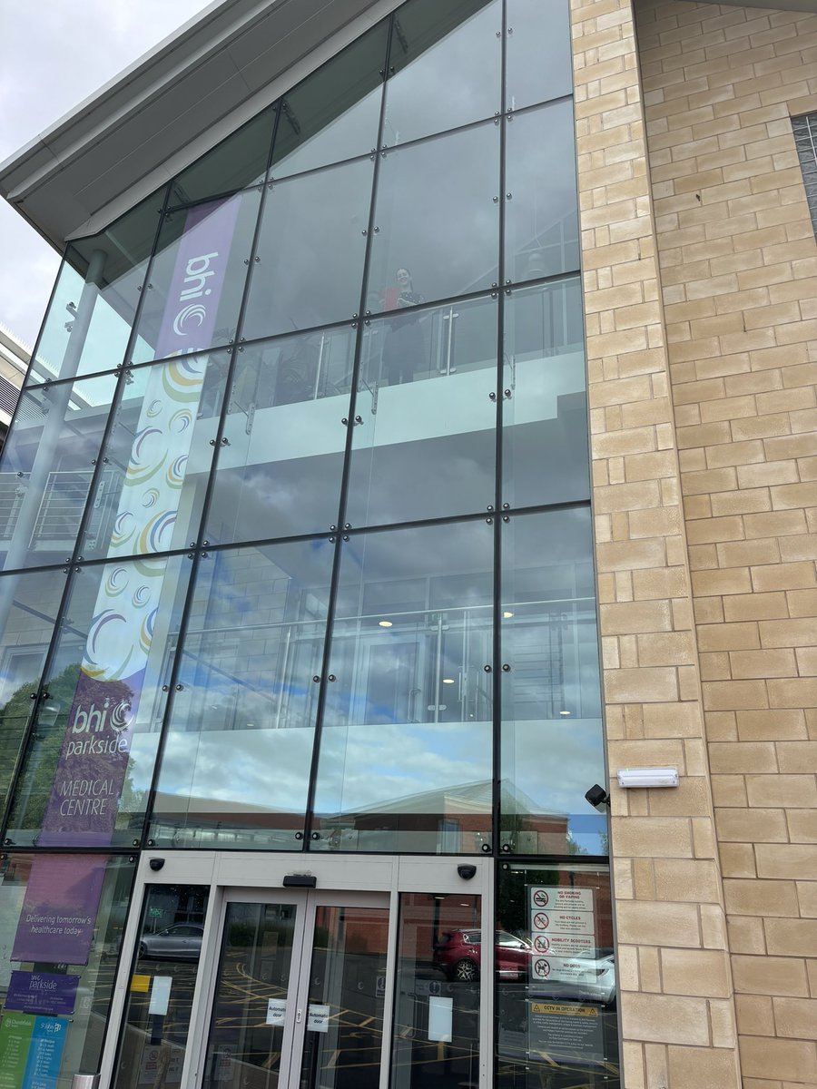 BhamKnee_Should's tweet photo. Great to be at a new venue last night, BHI Parkside in Bromsgrove meeting with 45 local GPs &amp;physios
An evening of shoulder &amp;elbow injections by Mr Massoud. 

For further details for autumn sessions please email: 
michelle@midlandorthopaedicpractice.co.uk 

#bksc #GP #MedEd https://t.co/B9lgwcvmLY