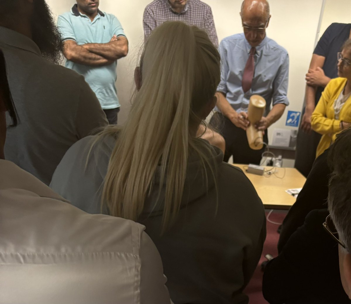 BhamKnee_Should's tweet photo. Great to be at a new venue last night, BHI Parkside in Bromsgrove meeting with 45 local GPs &amp;physios
An evening of shoulder &amp;elbow injections by Mr Massoud. 

For further details for autumn sessions please email: 
michelle@midlandorthopaedicpractice.co.uk 

#bksc #GP #MedEd https://t.co/B9lgwcvmLY
