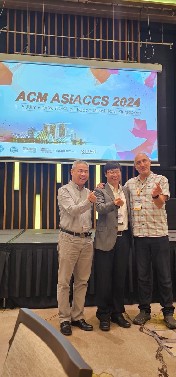 jianying_zhou's tweet image. ACM AsiaCCS&apos;24 Day 4: Conference Dinner. 
Another busy and successful day. Thanks a lot to our organising team and volunteers. 
#cybersecurity, #asiaccs, #singapore