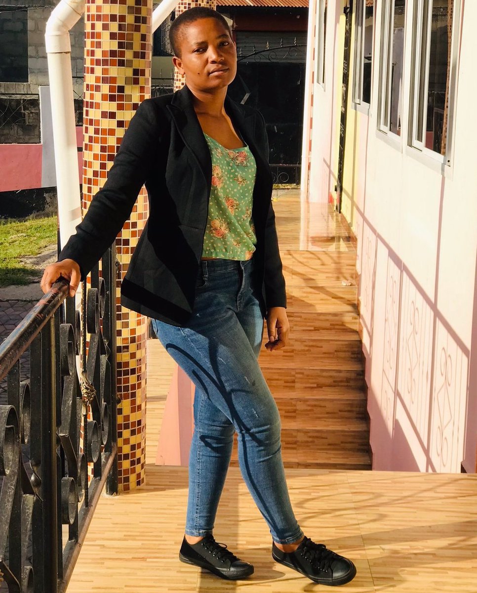 ExMayorUbungo's tweet photo. Dada @MiriamMkanaka anahitaji pongezi katika ishu ya Edger Edson Mwakabela (Sativa).

Kazi aliyofanya yeye na vijana wenzie wengi sana ni kazi iliyotukuka, kuna mengi bado hayajasimuliwa kufika hatua ya leo.

Kwa bahati mbaya sana hamjui nguvu yenu.

Watekaji na wauaji pamoja na watu makatili wameshtuka sana na kuumia sana na nguvu yenu siku za hivi karibuni, nilijua watafanya kila jambo kuwatengenezea ajenda na propaganda wavunje umoja wenu.

Wameshangaa vijana wadogo mmewezaje kwa Edger Edson Mwakabela (SATIVA) na Japhet Matara..?

Walizoea kuona front wanasiasa na watu maarufu wenye majina makubwa katika harakati.

@MiriamMkanaka  wewe na wenzio simameni imara, puuzeni chokochoko za aina yoyote.

Ninyi ni washindi na ninyi ni wakombozi wa taifa hili, asiwarudishe mtu nyuma wala kuwakatisha tamaa

Mlipambana Sativa akapatikana, mmepambana anatibiwa.

Nyinyi ni washindi.

Mshinde wivu, chuki, matusi na fedheha pia.