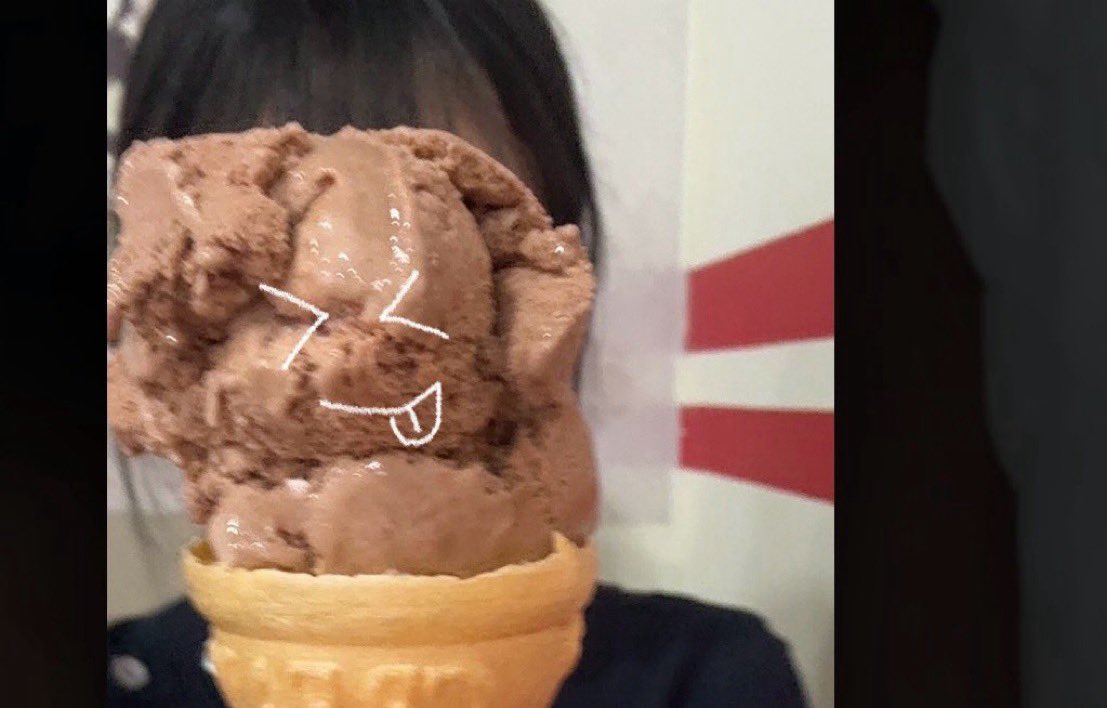 lux4eva's tweet photo. 아이스크림셀카 🍦🤳 https://t.co/M6MtG1CpaU