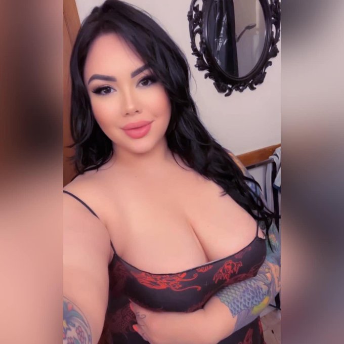 Good morning 💋 https://t.co/o6A9wWDxeM
