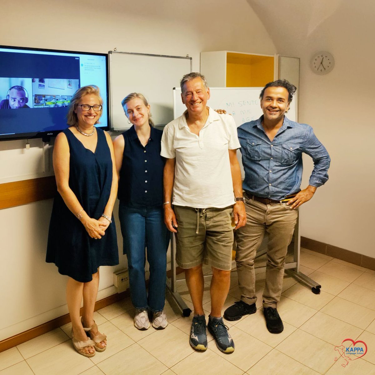 kappalanguage's tweet image. Bentornati in classe Isabella e Derek! ❤️ 🤗 

#learnitalian #iostudiconkappa #italianclass