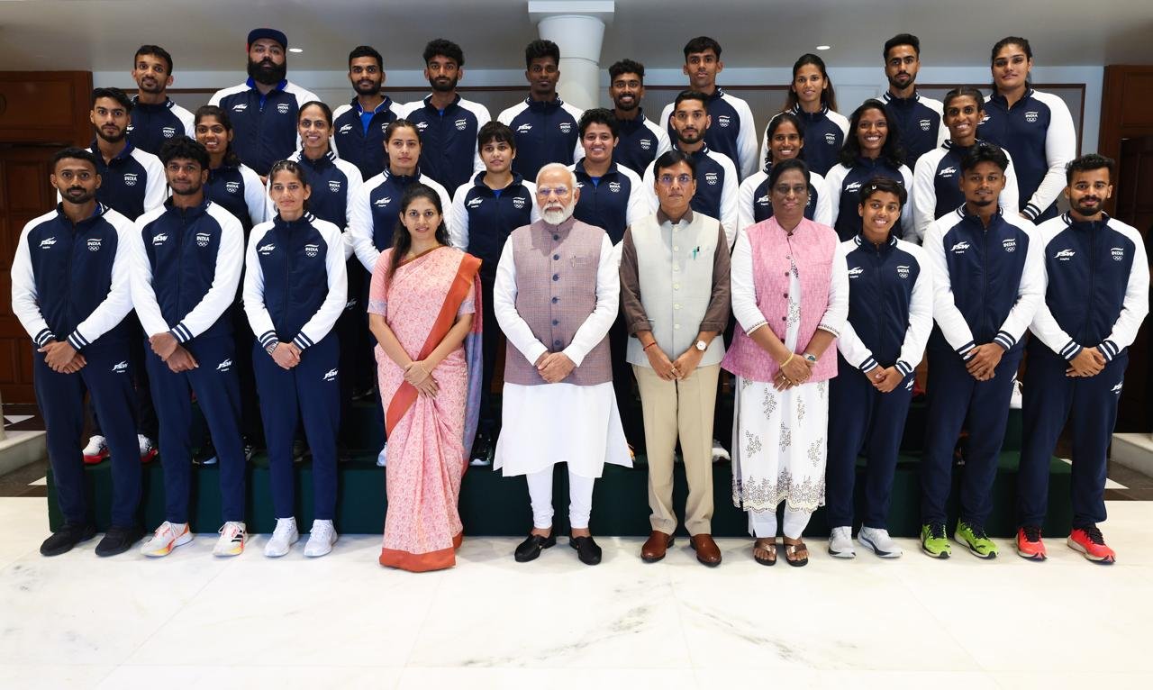 भारतीय ओलंपिक दल के साथ बातचीत के बाद आत्मविश्वास से भरे प्रधानमंत्री, खिलाड़ियों के जज्बे की सराहना की