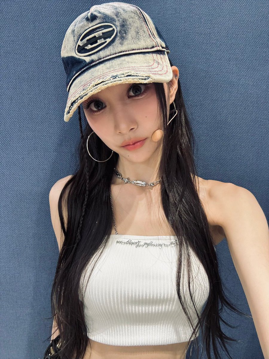 WOOAH_HM's tweet photo. [#민서]
Cap❕🖤

#WOOAH #우아 #MINSEO
#POMPOMPOM https://t.co/CuRDQ4Zin3
