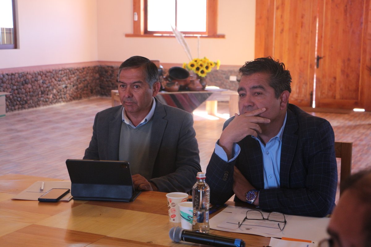 En #sanpedrodeatacama se está llevando a cabo la Asamblea de AMUNOCHI, que reúne a 22 comunas de la Macrozona Norte de Chile. La jornada es presidida por el presidente de AMUNOCHI,  Eliecer Chamorro.
#Calama #AltoHospicio #caldera #Arica  #Iquique #Antofagasta  #mejillones