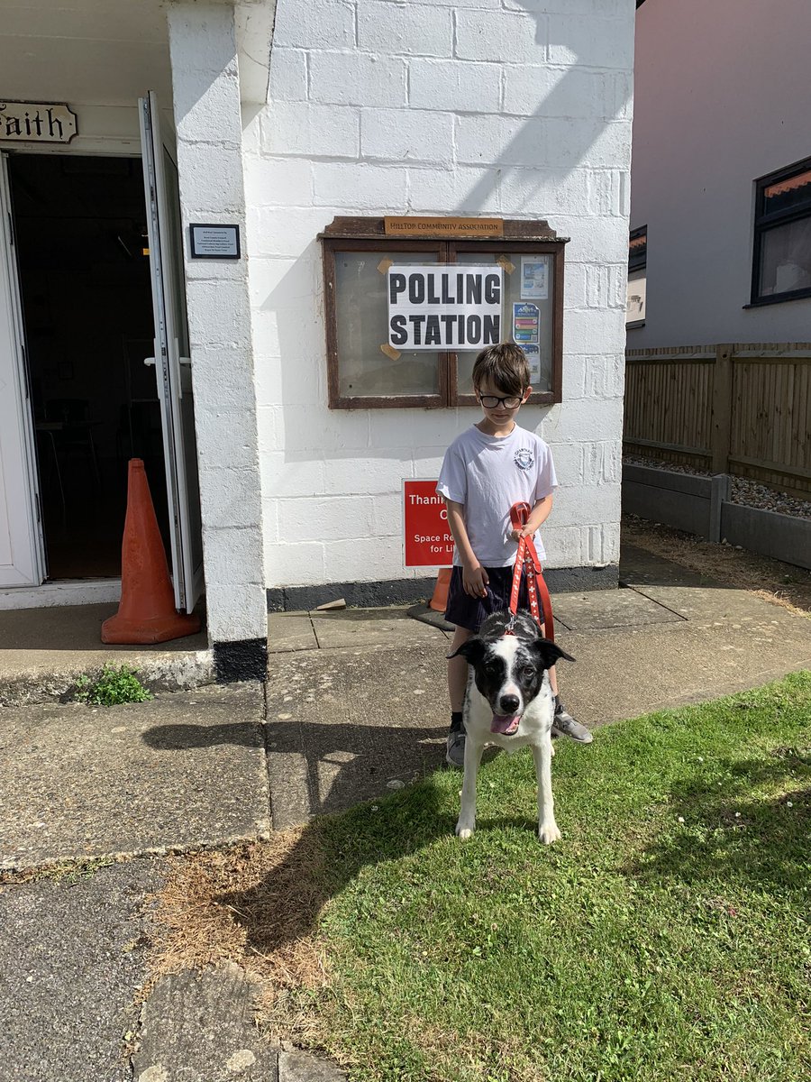Twit2Who's tweet photo. #DogsAtPollingStation Mojo and Jake voting out the rot https://t.co/lyTPHMM8Ti