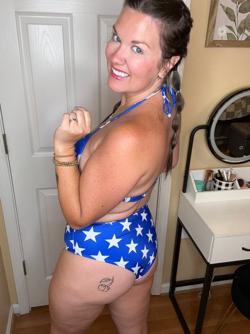 Happy 4th of July 🇺🇸 https://t.co/sHPrvTqmEo