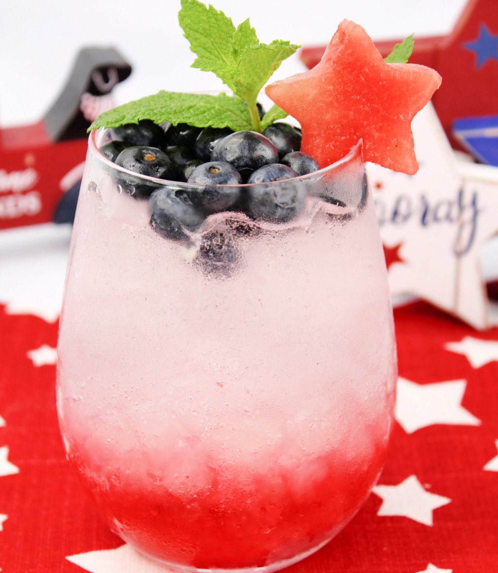 EuniceWinery's tweet photo. 🇺🇸 #CHIWESHE 4th of July #Red, #White &amp; #Blue!! 🇺🇸 🍒🫐 Blueberries &amp; Raspberries, #Chiweshe Wine 🍒🫐
2 oz Chardonnay or Rose 

Visit website for recipe!!
🇺🇸 #happy, #fun, and #safe #4thofjuly! 🇺🇸#happy4thofjuly #love #chardonnay #PurposeWine #wine #eunicechiweshegoldsteinwinery https://t.co/3I5yh3MFcW