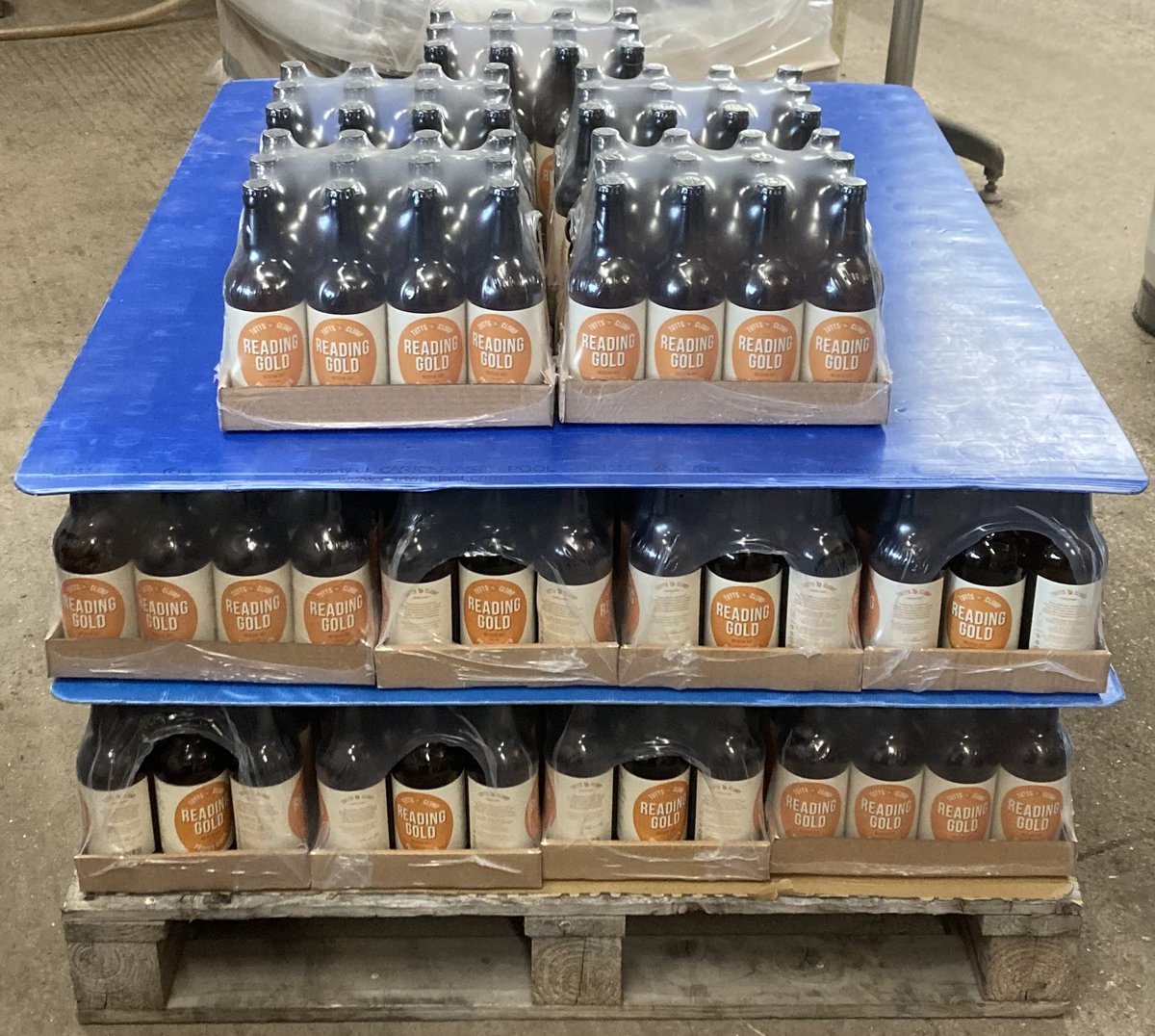 tuttsclumpcider's tweet image. Another bottling run this morning to replenish stocks - this time #ReadingGold 😊 #essentialsupplies #supplychain #propercider #bizitalk