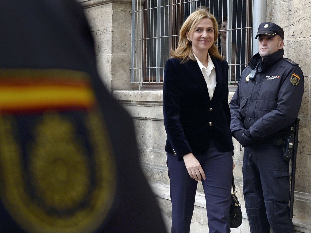 ✅Todos somos iguales ante la ley 

❌Menos Begoña Gomez "la Presidenta"