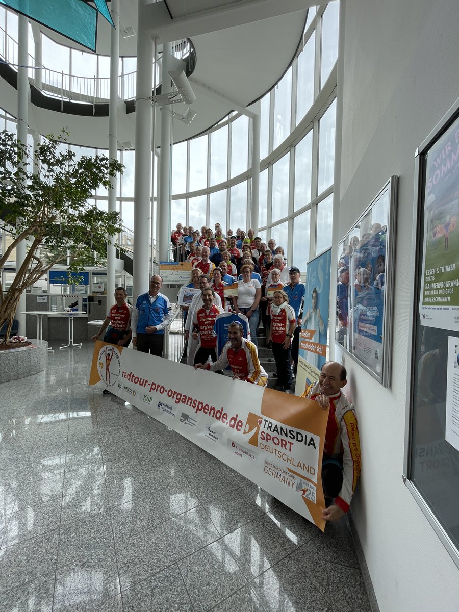 #TransDia
Wir freuen uns sehr, dass die diesjährige #Radtour pro #Organspende des Vereins TransDia Sport Deutschland e.V. von Heilbronn nach Erfurt auch einen Stopp am Universitätsklinikum in #Gießen eingelegt hat gestern (3. Juli 2024). Bei dieser Radtour mit rund 35