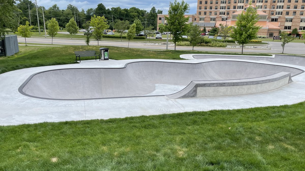 Woohoo! The construction on Waterloo's latest skatepark is now complete. 

📍 Find it by the Stork Family YMCA/Waterloo Public Library - John M. Harper Branch
at 500 Fischer-Hallman Rd N