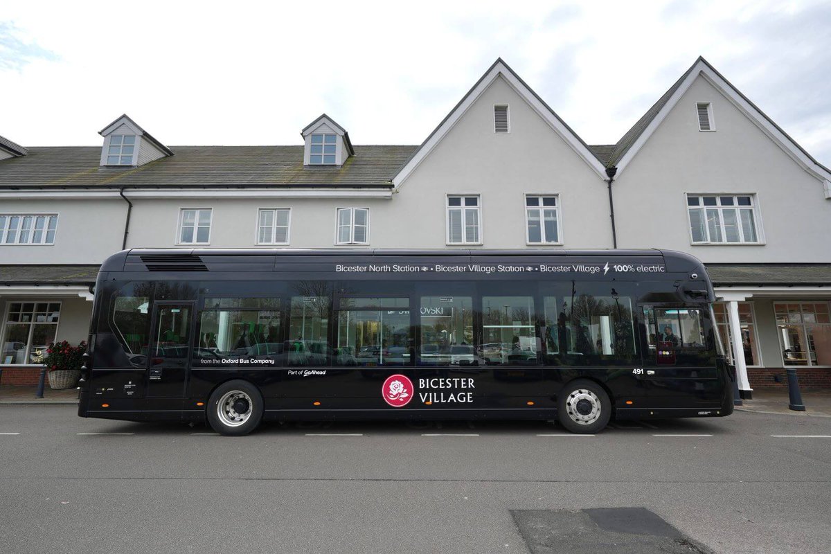 Wright_bus's tweet image. #FleetFriday | @OxfordBusCo | @Wright_bus #Electroliners
Congratulations to @TheGoAheadGroup &amp;amp; @OxfordBusCo for winning the ‘Transport Project of the Year’ award at the 2024 UK Green Business Awards for creating an all-electric bus city in Oxford.
#Wrightbus #OxfordBusCo