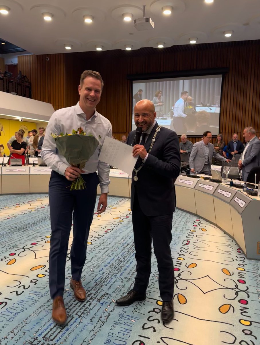 Gisteren is <a href="/LucGroot/">Luc Groot</a> (CDA) geïnstalleerd als raadslid. Hij is tevens de nieuwe fractievoorzitter van het CDA. We kijken uit naar zijn passie en toewijding voor #Arnhem en haar inwoners. #raad026 #lokalepolitiek #democratie #gemeenteraad