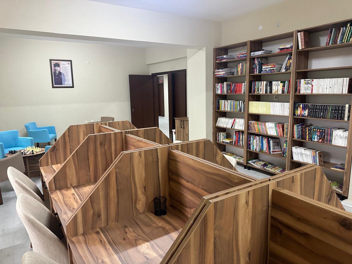 BANDIRMABLD's tweet photo. Her daim gençlerimizin hizmetindeyiz 🫶🏻

Aksakal Mahallesi Hizmet Binasında, Balıkesir Büyükşehir Belediyesi, Bandırma Belediyesi ve Mauri Maya SAN. A.Ş işbirliğinde https://t.co/fGpEThqFat