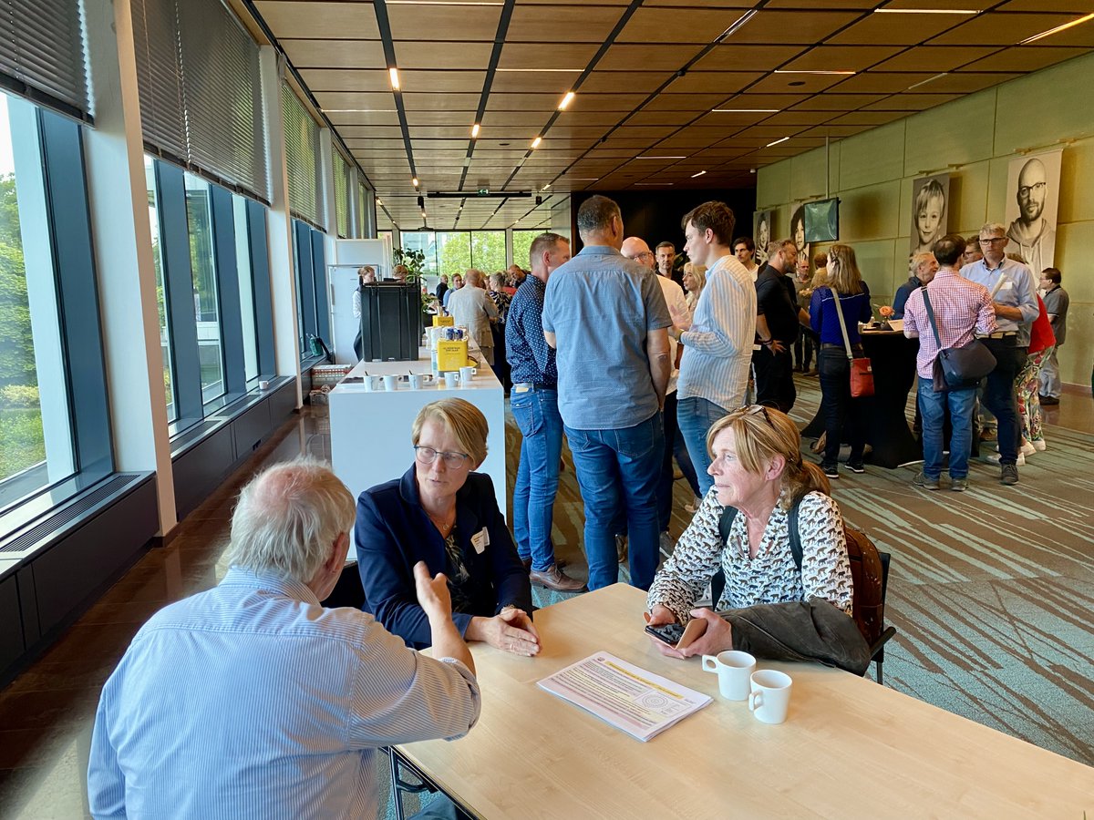 ReinierMulder1's tweet image. Gisteravond was @CUOverijssel met alle Statenleden van @ProvOverijssel in  gesprek met 170 bezorgde inwoners over de impact van windmolens. Wij  hoorden veel zorgen, angst voor  gezondheidsproblemen en &apos;tegen&apos;wind. Een enkele aanwezige was voor wind. In het najaar besluiten we.