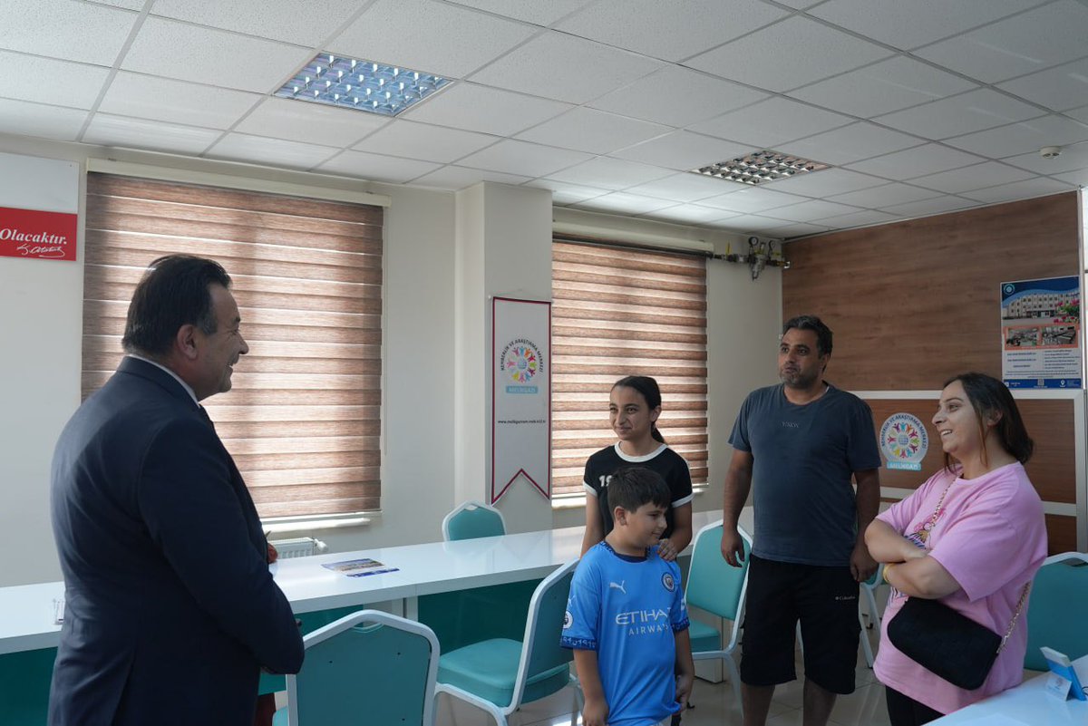 İl Milli Eğitim Müdürümüz Bahameddin Karaköse LGS (Liselere Geçiş Sınavları) tercih merkezini ziyaret etti.
İlimizde 409 tercih merkezlerinden biri olan Melikgazi Rehberlik ve Araştırma Merkezinde tercih sürecinde olan öğrenci ve aileleriyle sohbet etti.

<a href="/tcmeb/">Millî Eğitim Bakanlığı</a> <a href="/Yusuf__Tekin/">Yusuf Tekin</a>