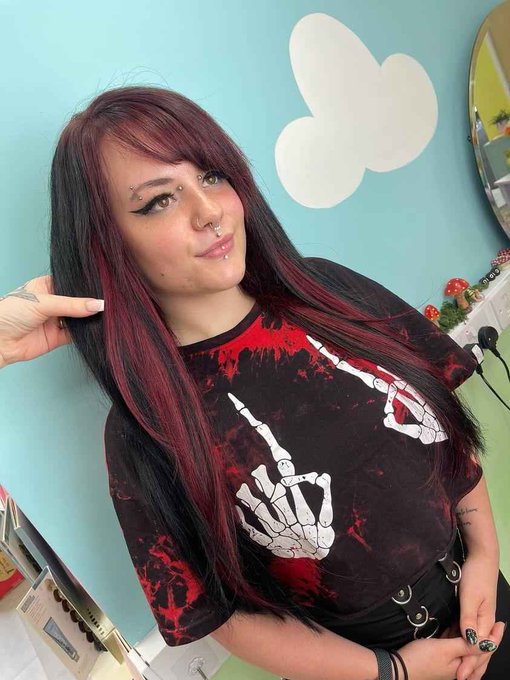 My hair is now long 😍 https://t.co/dG3gQKYUp5