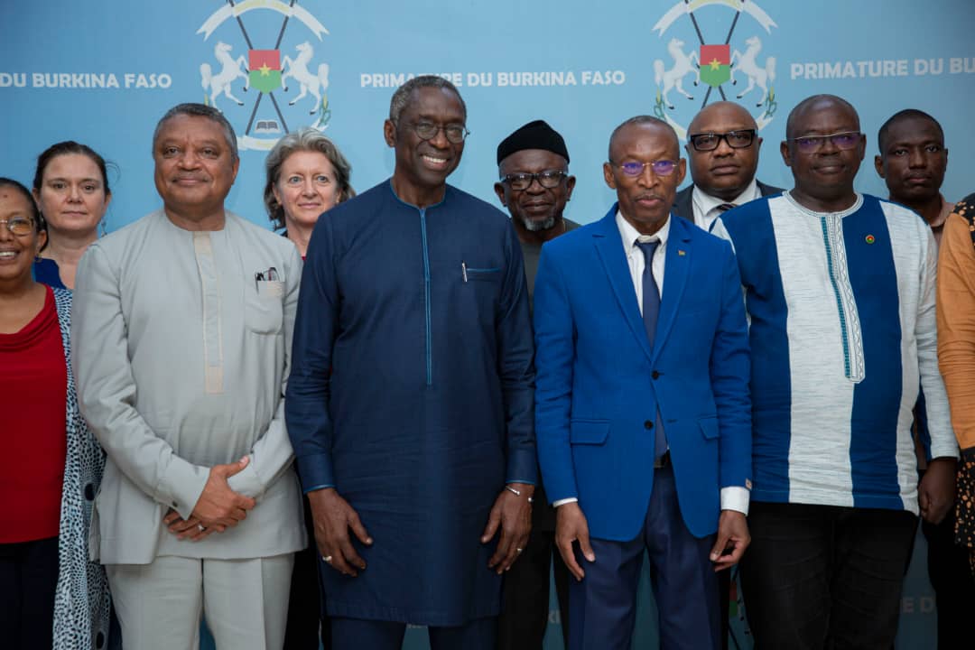 onubf's tweet photo. Lors de la rencontre avec le Premier Ministre Apollinaire Joachim Kyélem de Tambèla du Burkina Faso, les Directeurs régionaux de l’ONU ont souligné l’importance d’écouter et d’accompagner les efforts, en s’appuyant sur le dialogue existant entre les autorités et @ONUBF. https://t.co/mahVDtOTgO