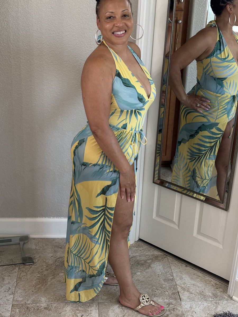 ChrissFRFR's tweet image. Moms said post her on twitter FRFR 😂😂😂🥳🫵🏾