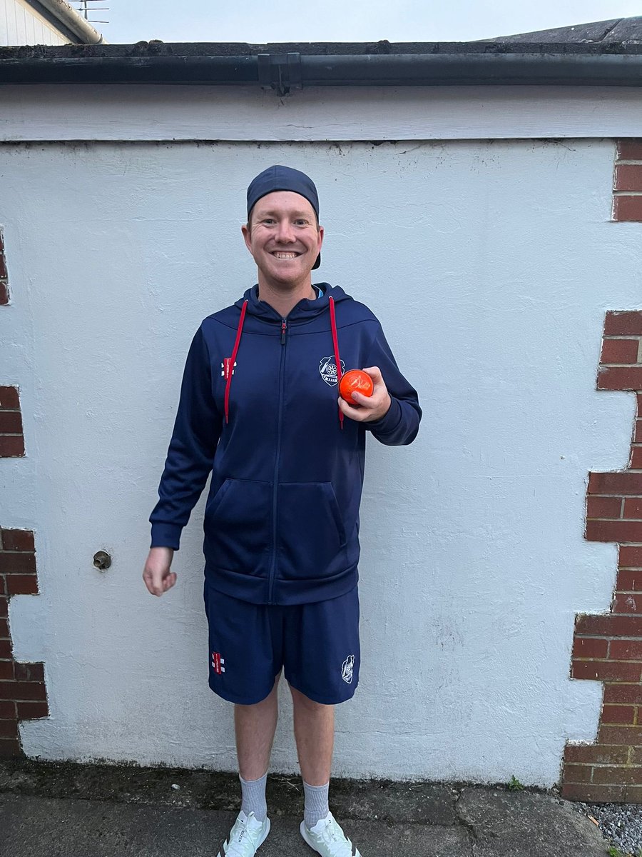 🚨🚨 DINGER GETS 7 🚨🚨

Last night, the Railwaymen came up against <a href="/BACC1853/">Bishop Auckland Cricket Club</a> in the hundred at Hackworth Road. 
 
Greg Upton top scored with the bat (36 from 29)

Jacob Dinger was pick of the bowlers with an exceptional 7-15.

#UpTheBR #NYSD #TheHundred