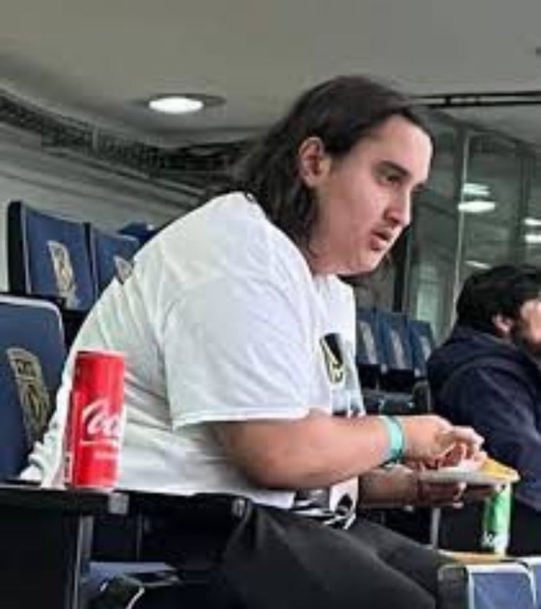 A mi no me interesa saber cuánto gana Loret ni Brozo, lo que me interesa saber es cuánto cuesta darle de tragar a este cerdito!