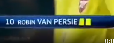 Check_Futbol's tweet photo. EXPONIENDO MANIPULADORES ❌

A Van Persie lo echaron porque segundos antes le habia metido un pisoton en el tobillo a Messi ganandose asi la 2da amarilla y la roja

ademas de que literalmente el mismo video te muestra que el arbitro tiene una tarjeta amarilla y abajo lo muestra https://t.co/JqSqwrEeJv