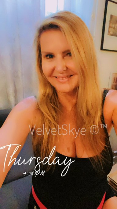 &hellip; waiting for the drywall to get installed in my bathroom  Hope you afternoon is better 💋💋❤️ https://t