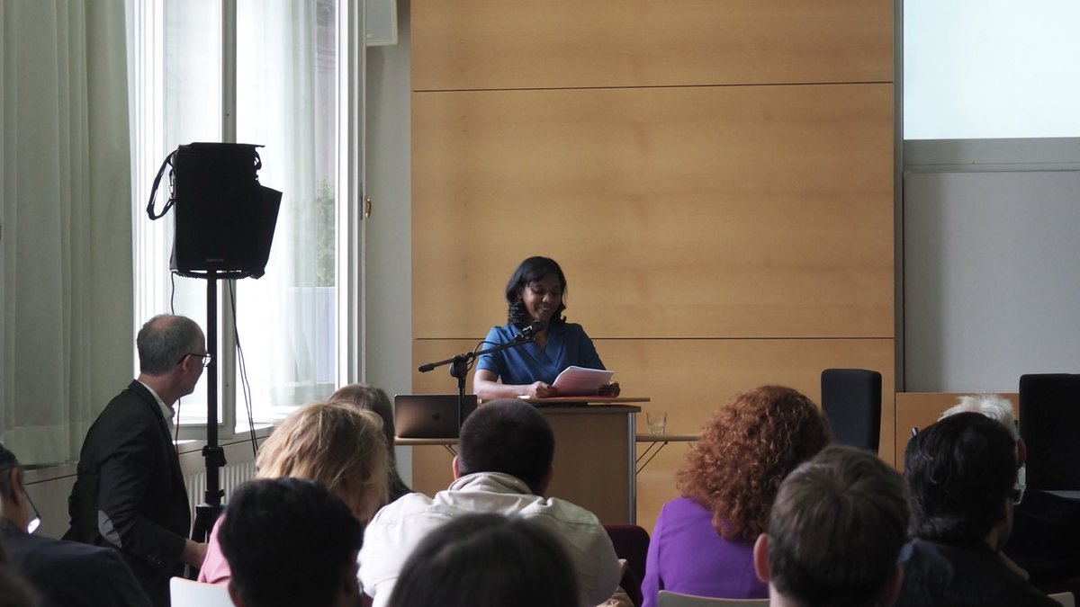 World Comparative Law / VRUe tweet media