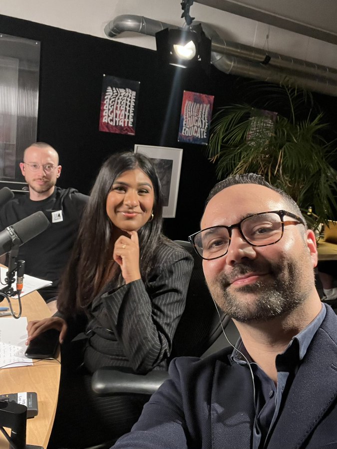 More than 10,000 of you are watching our #ElectionSesh livestream right now. Don't miss out on the best, independent coverage out there: youtube.com/watch?v=-SzJvZ…