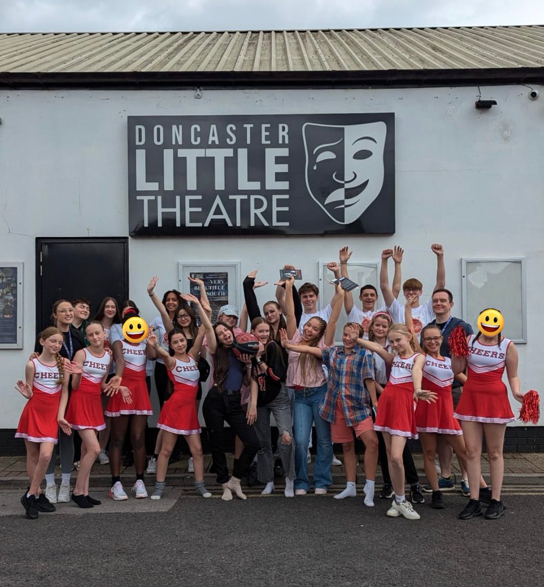 Armthorpe_PA's tweet photo. Our wonderful cast all set for night 2 of High School Musical 📣🤸🏼‍♀️🌟 @little_theatre https://t.co/mIdzBn5OgI