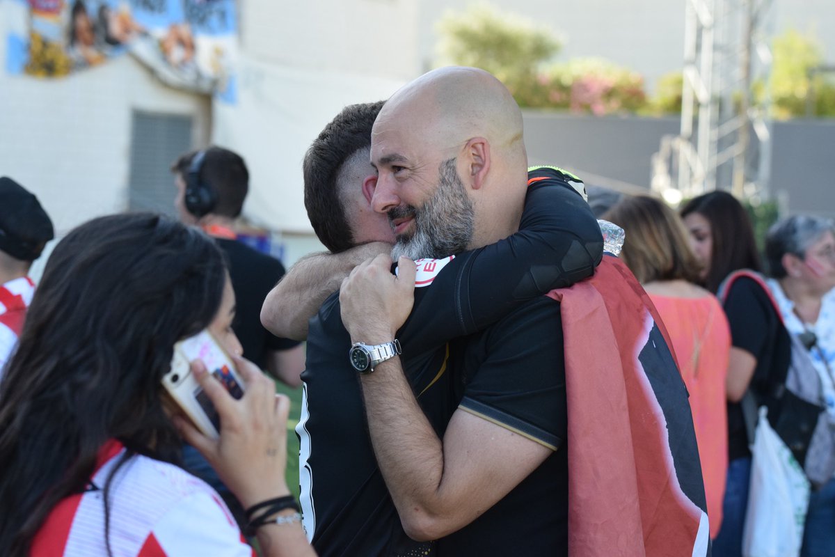 Gracias <a href="/DavidMovilla/">Movilla</a>, por los buenos momentos y los no tan buenos, la historia quedará ahí para siempre. Confiaste en mí cuando pocos lo hicieron y siempre estaré agradecido. Tu trabajo y dedicación son tu suerte así que no tengo que deseártela. Ha sido un camino inolvidable.