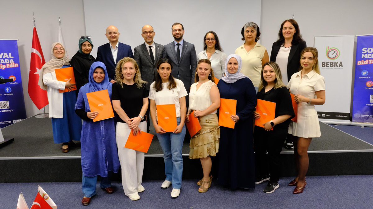 TCBEBKA's tweet photo. 👩‍🏭Sanayide Kadın İstihdamı Programı ile 2024 yılı Kadın İstihdamı temasına katkı sağlıyoruz. 

🤝BEBKA'nın NOSAB ve İŞKUR Bursa iş birliğinde yürütülen "Sanayide Kadın İstihdamı Programı" birinci modülü tamamlandı.  

✅Programın birinci modülü kapsamında düzenlenen ‘Kalite Kontrol Operatörlüğü’ eğitimini alan kursiyerlere sertifikaları takdim edildi. Programda kursiyerlerle sanayicilerin bir araya geldiği "Kariyer Buluşması" da gerçekleştirildi.

@TCSanayi @KalkinmaAjansGM @nosabnilsiad @iskurbursa 

#YerelKalkınmaHamlesi #kadınistihdamı #kadıngirişimciliği #kalitekontrol