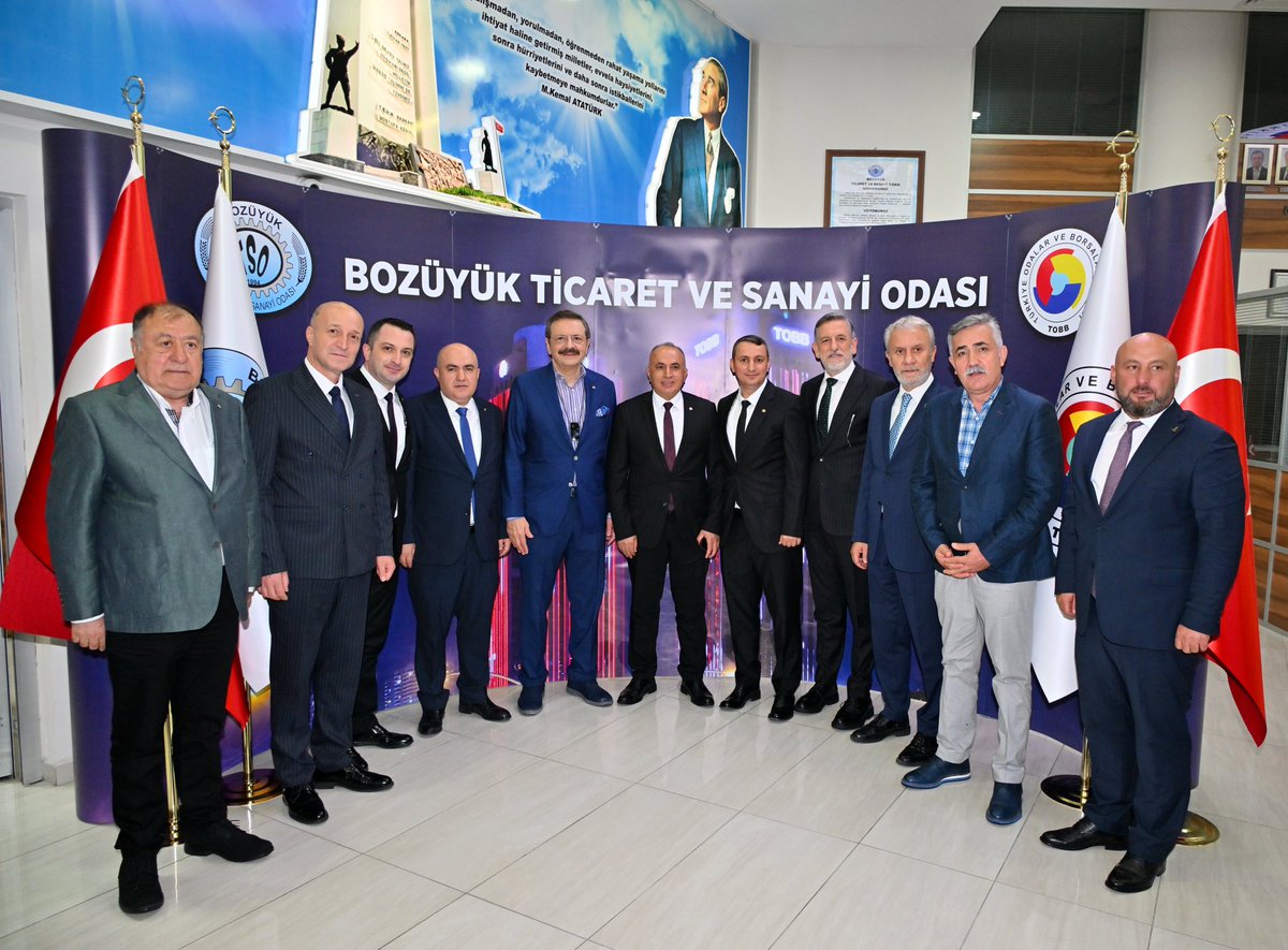 Bozüyük Ticaret ve Sanayi Odası istişare toplantısında üyelerimizle bir araya geldik. Üyelerimizin gündemindeki konuları dinledik. 

Bozüyük iş dünyasının gündeminde; 2. OSB, lojistik merkez, Bozüyük-Söğüt yolunun yapılması, yeni vergi paketi, enflasyonla mücadele ve yenilebilir