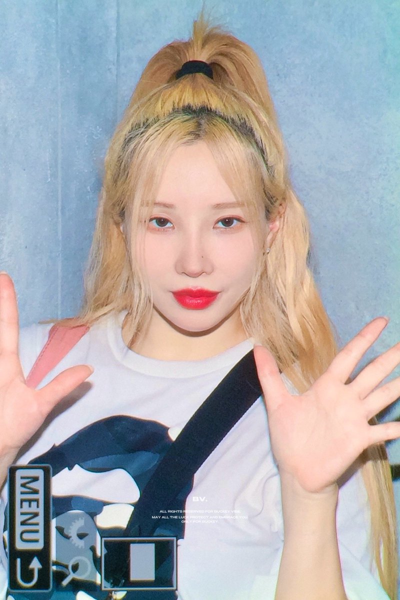 Buckeyvibe's tweet photo. 240704 🦊🕶️

#벅키 #BUCKEY #마네퀸 #MANNEQUEEN⠀⠀ https://t.co/luyiIkspM3