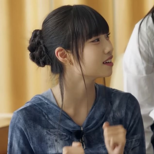 hello! now that #IZNA members are finalized i’m looking for other predebut moots! ☀️ 

— they/them latine 05
— jungeun bias
— billlie ult but i stan sm other ggs
— i also play hsr n genshin

♡ / ↻ to be moots!