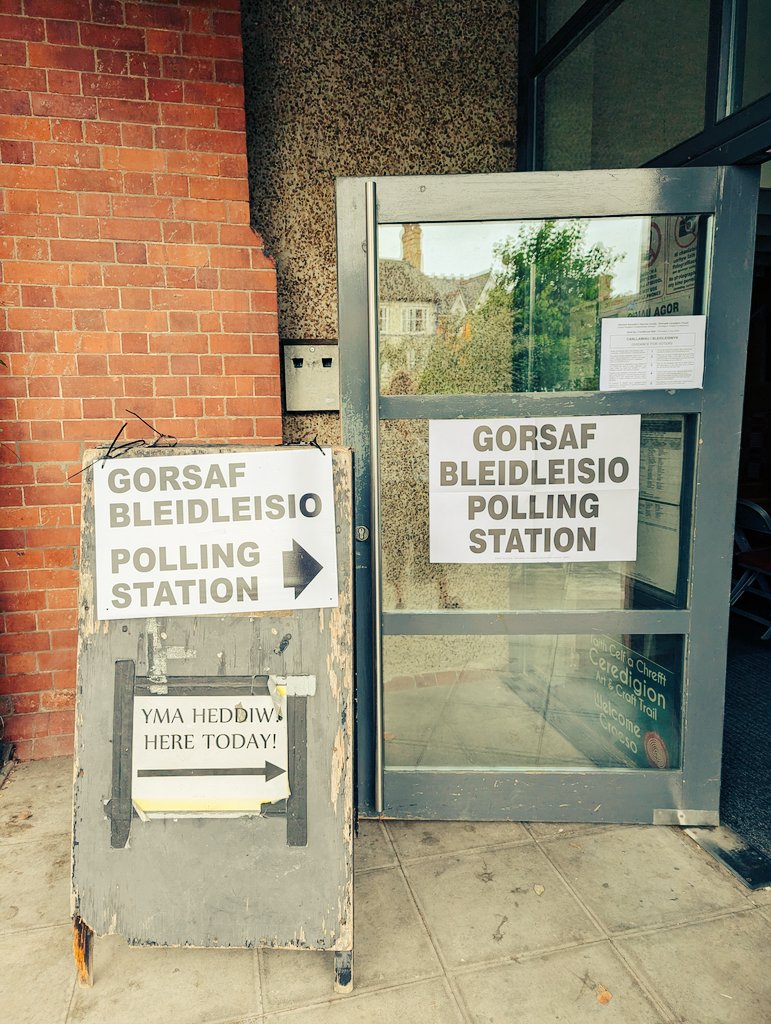 Nia Mai Daniel (hi/ei | she/her) (@niamai) on Twitter photo Wedi pleidleisio dros <a href="/BenMLake/">Ben Lake AS/MP</a> <a href="/Plaid_Cymru/">Plaid Cymru 🏴</a>. Yr ymgeisydd gorau posibl ar gyfer Ceredigion. <a href="/PlaidCeredigion/">Plaid Cymru - Ceredigion</a>
❎ Cofiwch bleidleisio! Wedi pleidleisio dros <a href="/BenMLake/">Ben Lake AS/MP</a> <a href="/Plaid_Cymru/">Plaid Cymru 🏴</a>. Yr ymgeisydd gorau posibl ar gyfer Ceredigion. <a href="/PlaidCeredigion/">Plaid Cymru - Ceredigion</a>
❎ Cofiwch bleidleisio!