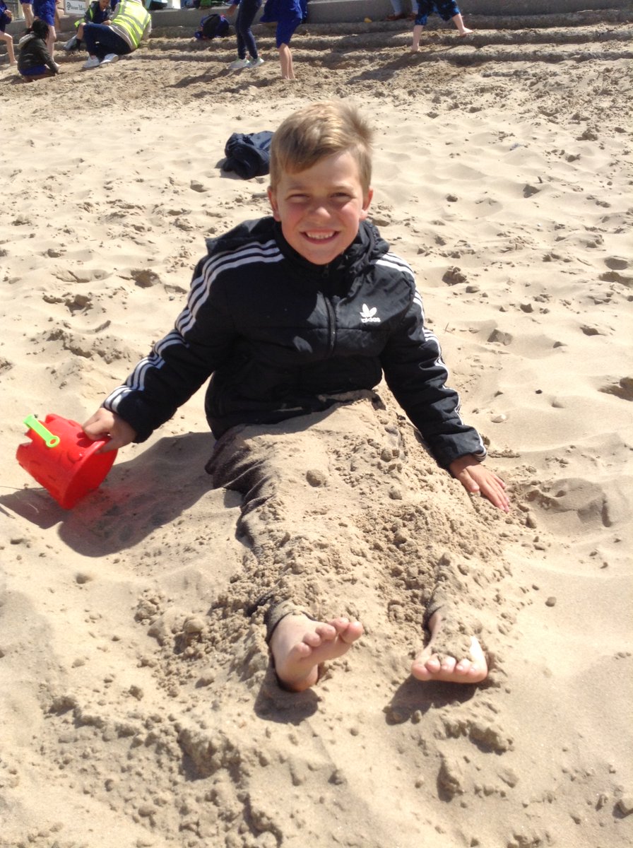 Miss Blocksidge tweet media