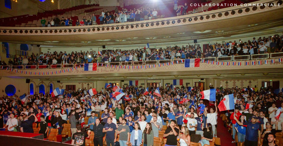 ActuFoot_'s tweet photo. 𝐉-𝟏 avant Portugal 🇵🇹 - 🇫🇷 France au Grand Rex ! 🔥

Diffusion du match, pom-pom girls, quiz sportifs, concert live artiste musical, show live d’un saxophoniste : viens profiter d'une soirée exceptionnelle dans le plus grand cinéma du monde ! 

On te régale : -6€ sur ton billet et celui de tes potes avec le 𝐜𝐨𝐝𝐞 𝐩𝐫𝐨𝐦𝐨 "𝐀𝐂𝐓𝐔𝐅𝐎𝐎𝐓𝟐𝟒" 🎁

👉 Prends vite ta place : https://t.co/WdSXAKjJZD