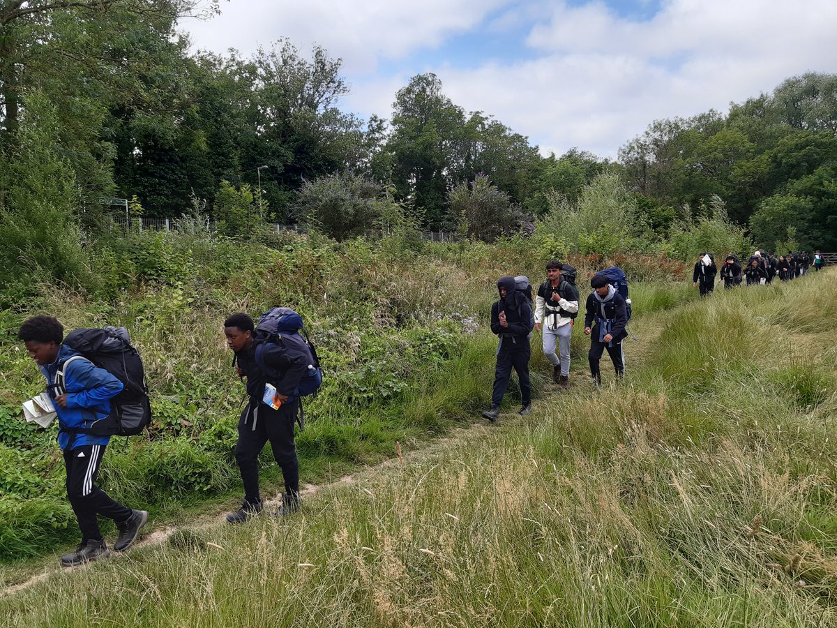 HCACPDofE's tweet image. DofE Silver students setting off from Uckfield on their three day qualifying expedition to the south coast!